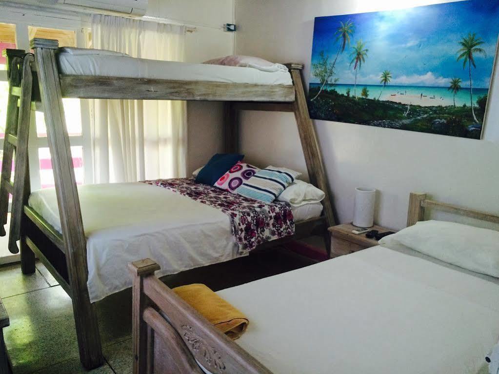 Posada Buganvilla San Andrés Esterno foto